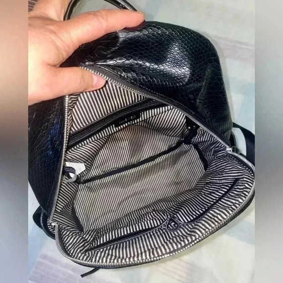 🌸 Nine West 🌸 backpack 🎒  faux leather 🌸 - Picture 5 of 5